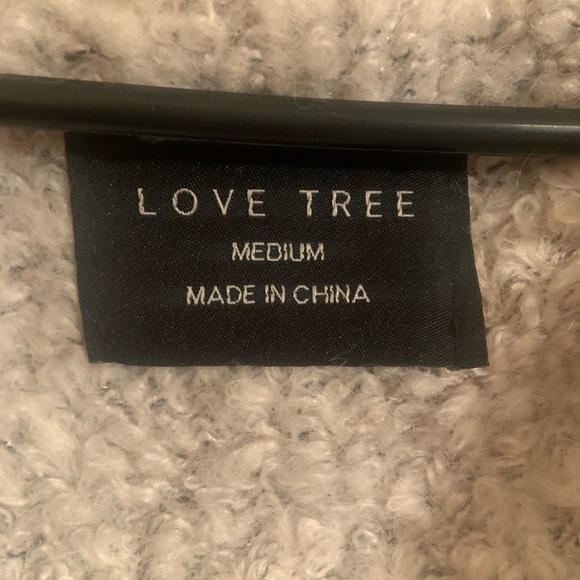 Love Tree faux fur vest - Picture 3 of 4